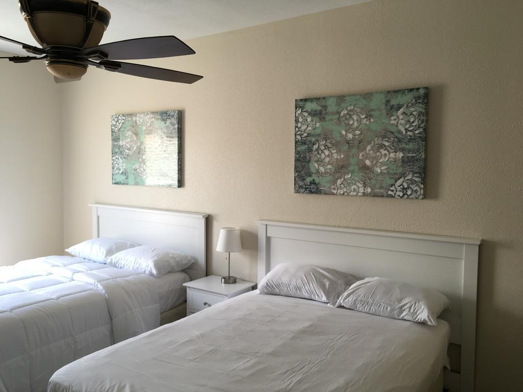 Hotel Burgess Reedley Екстериор снимка