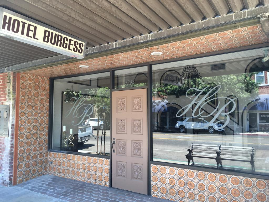 Hotel Burgess Reedley Екстериор снимка