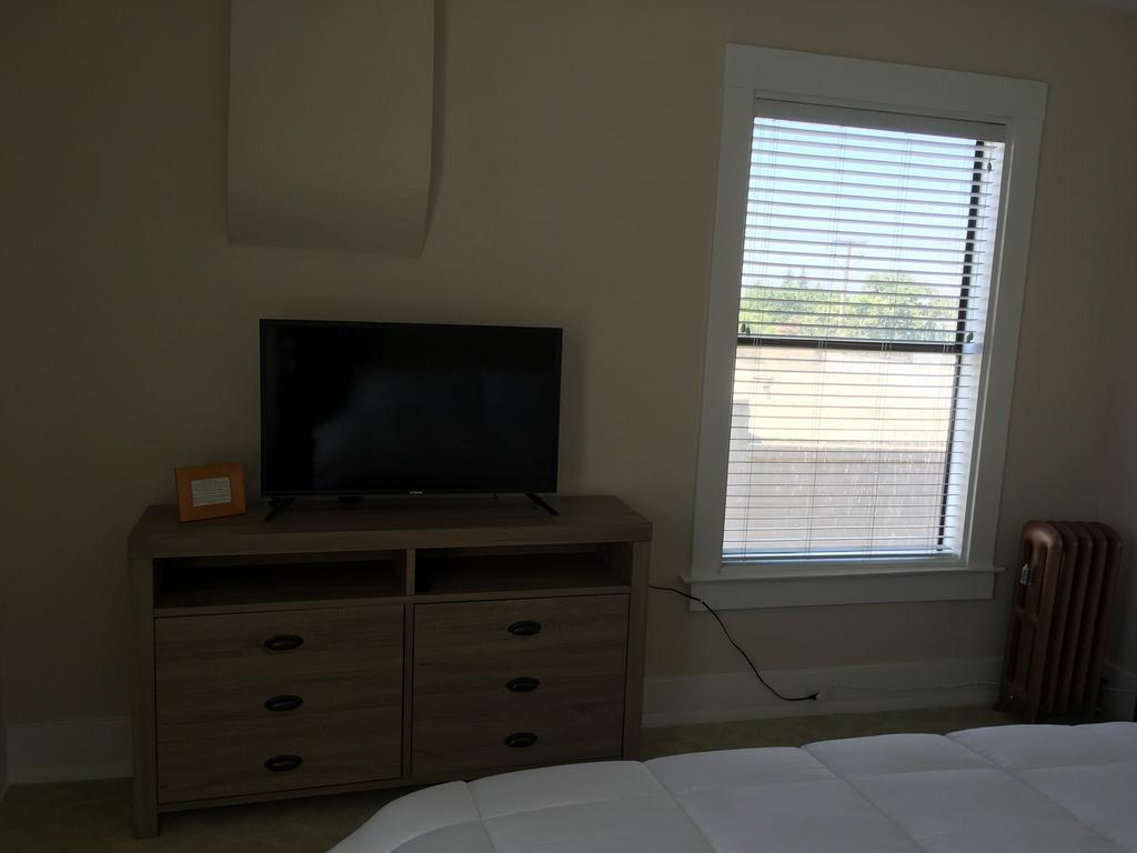 Hotel Burgess Reedley Екстериор снимка
